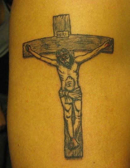 耶稣在十字架上的经典纹身图案