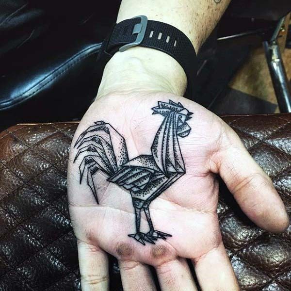 手心有趣的设计黑白点刺锐利的公鸡纹身图案