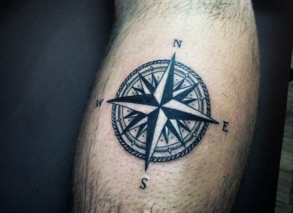 简单的黑白航海指南针纹身图案