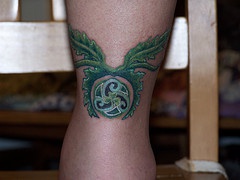 腿部凯尔特生长树纹身图案