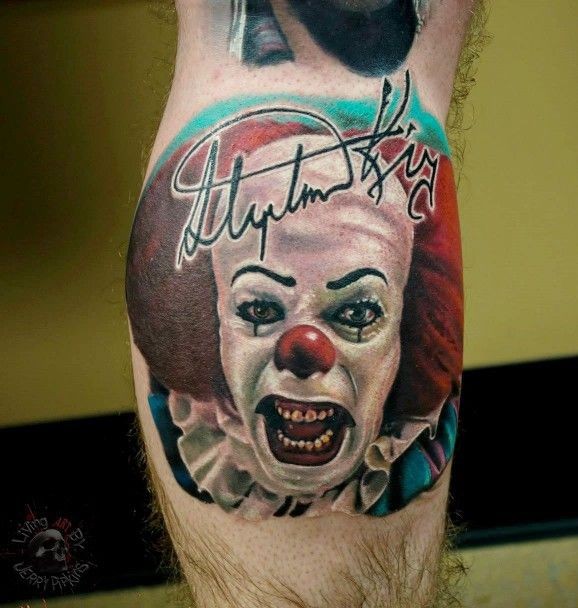 小腿签名与邪恶的小丑纹身图案
