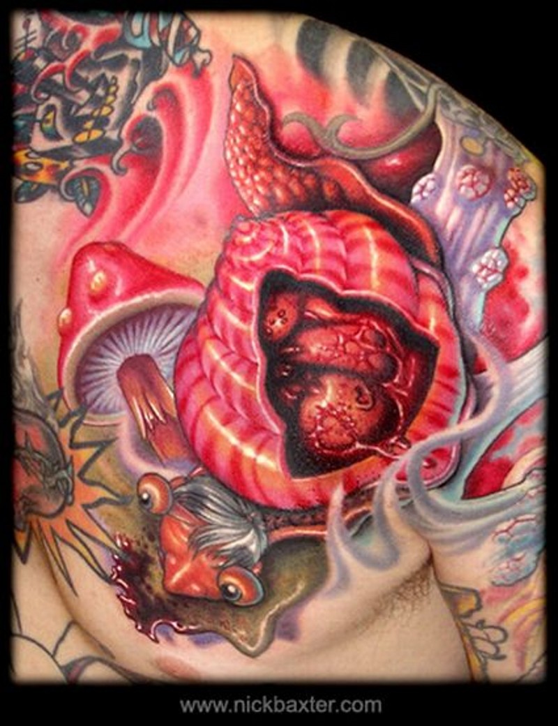 血腥的彩绘蜗牛和蘑菇纹身图案