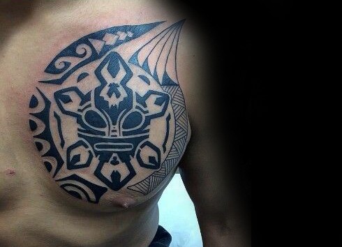 胸部波利尼西亚风格乌龟图腾纹身图案