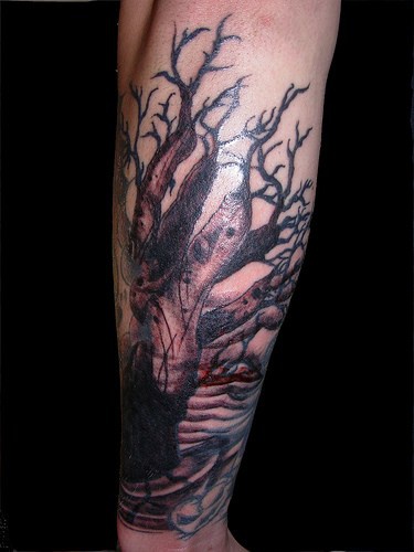 神秘的怪物树手臂纹身图案