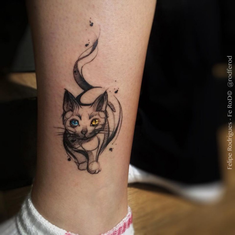 小腿水彩风格彩色可爱猫纹身图案