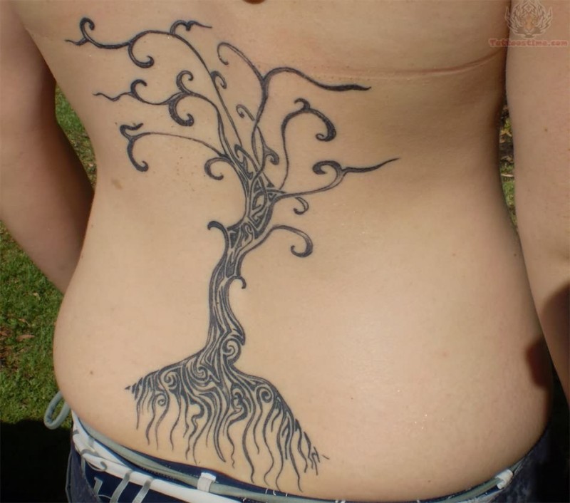 黑色部落树背部纹身图案