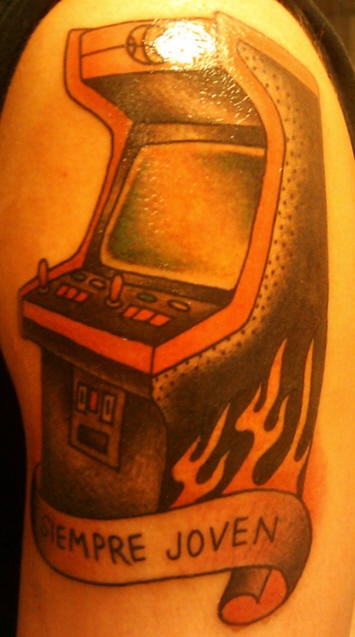 经典复古游戏机纹身图案