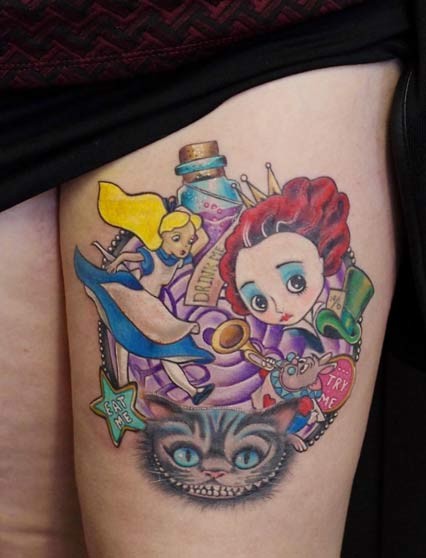 大腿有趣的彩色卡通爱丽丝纹身图案