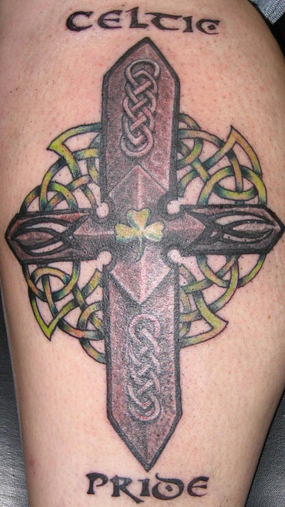 凯尔特结与十字架三叶草纹身图案