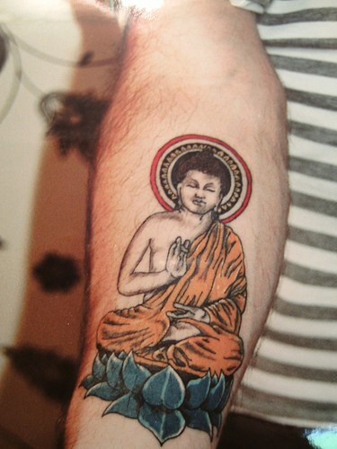 手臂如来佛祖冥想纹身图案
