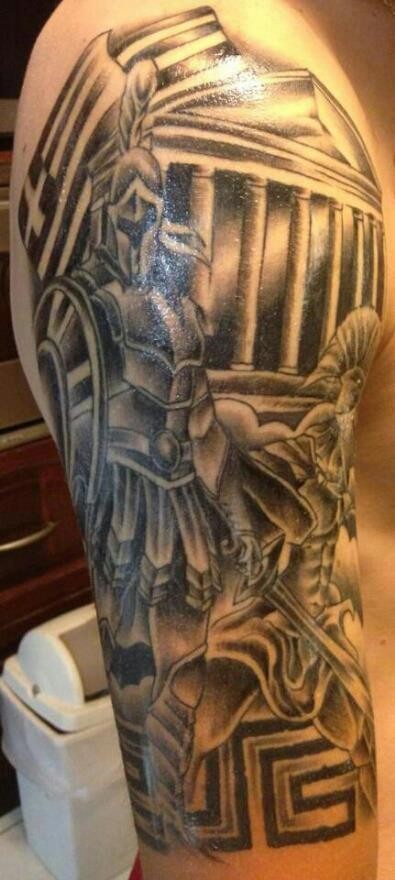 大臂华丽的黑灰武士与建筑纹身图案