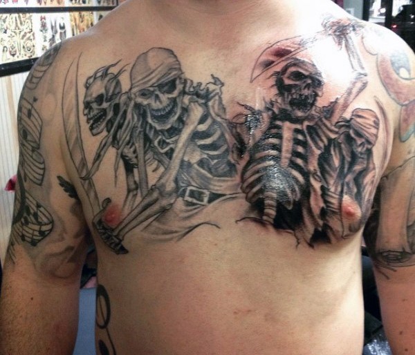 胸部有趣的一群黑白海盗骷髅纹身图案