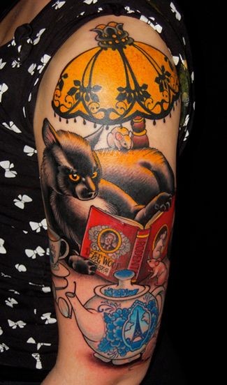 可爱有趣的猫和书台灯纹身图案
