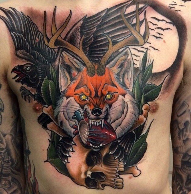 胸部彩色邪恶狐狸与心脏骷髅乌鸦纹身图案