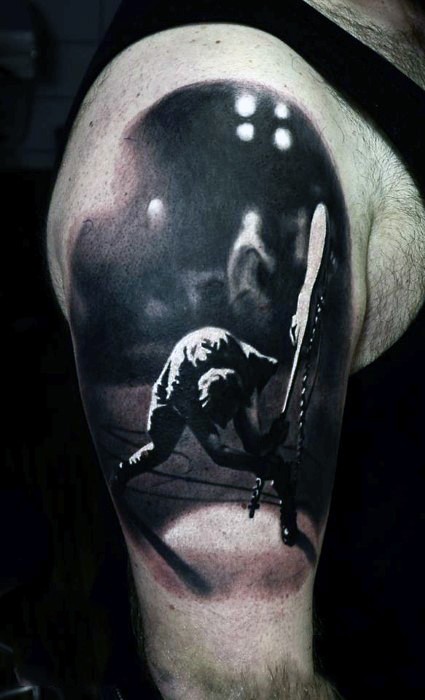 大臂逼真的黑灰音乐家与吉他纹身图案