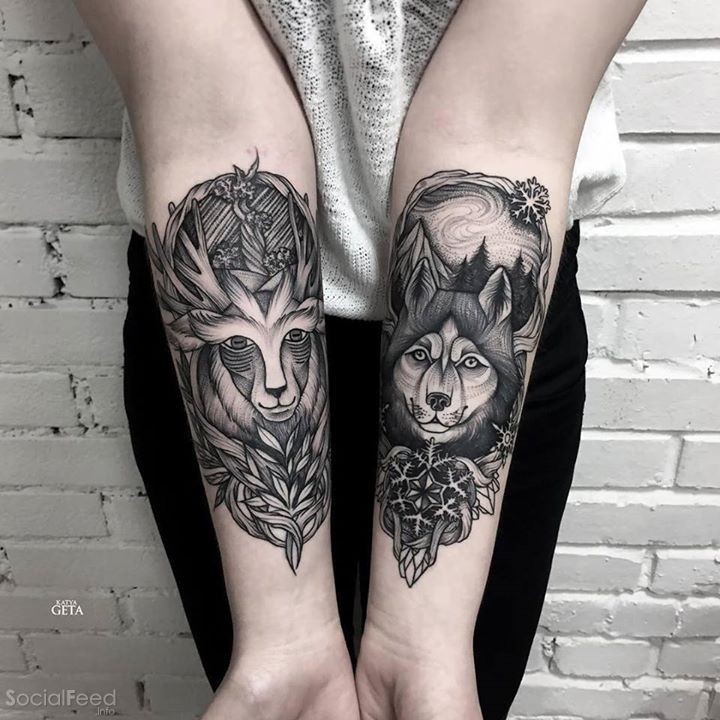 手臂雕刻风格黑色鹿和森林狼纹身图案