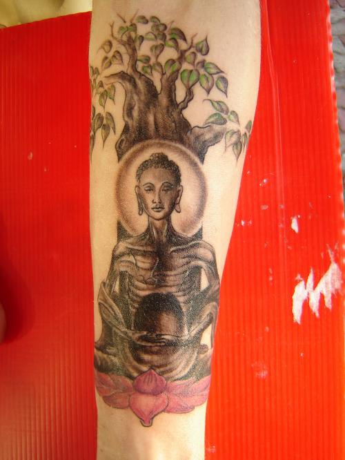 树下饥饿的佛陀纹身图案