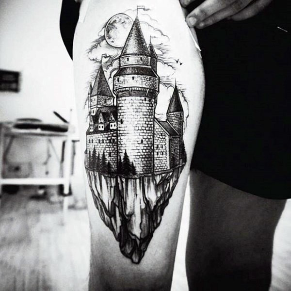 大腿惊人的黑白中世纪城堡纹身图案