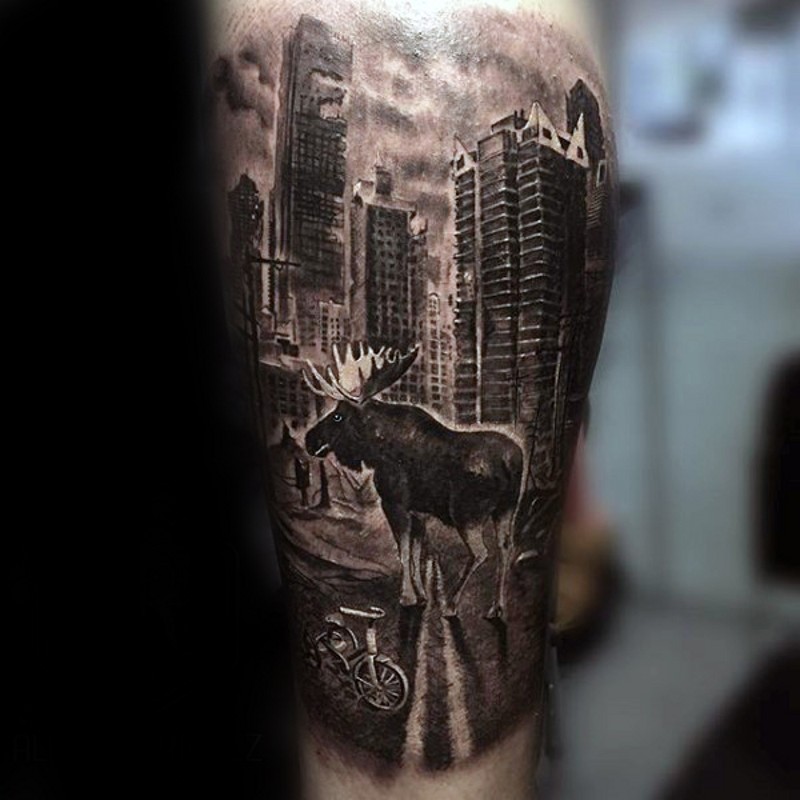 小臂黑白被遗弃的城市与动物纹身图案