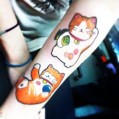彩色搞笑日本猫纹身图案