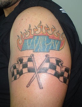 雪佛兰标志与赛车标志纹身图案