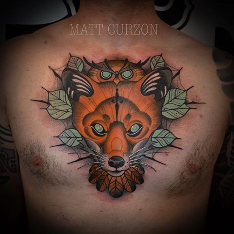 胸部现代风格彩色狐狸和树叶纹身图案
