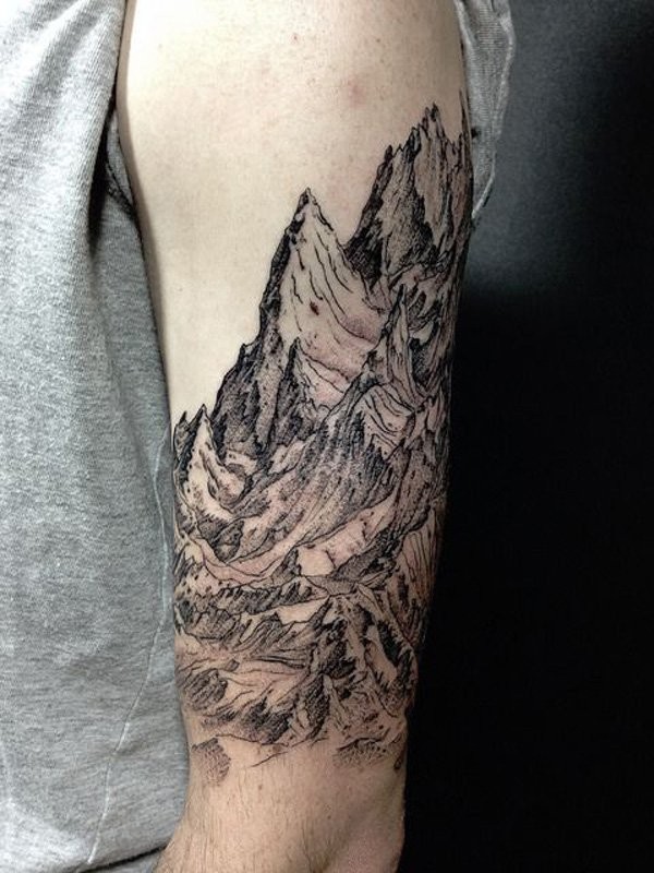 大臂雕刻风格黑色大山纹身图案