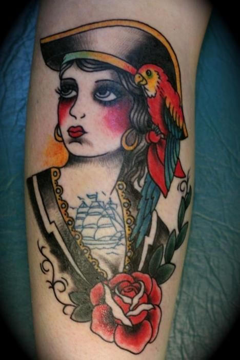 可爱的卡通海盗女郎和鹦鹉纹身图案