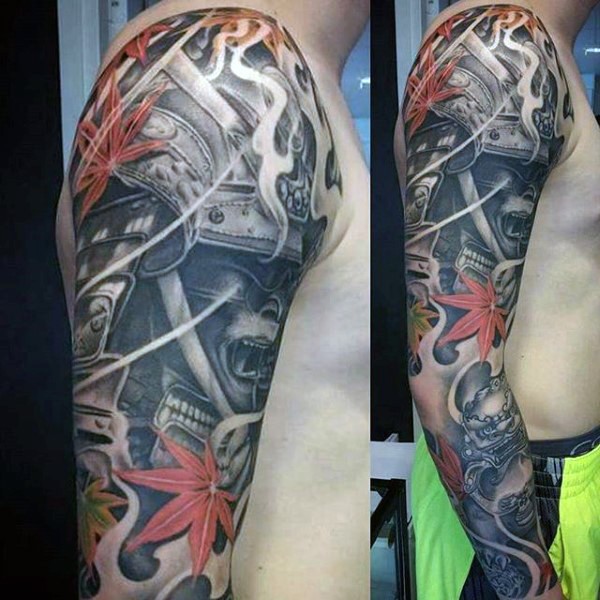 手臂日式的黑色武士与彩色枫叶纹身图案