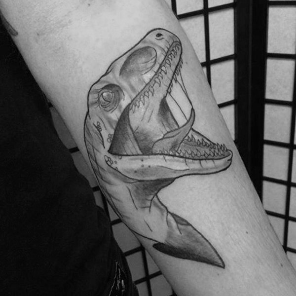 手臂惊人的黑白恐龙头纹身图案