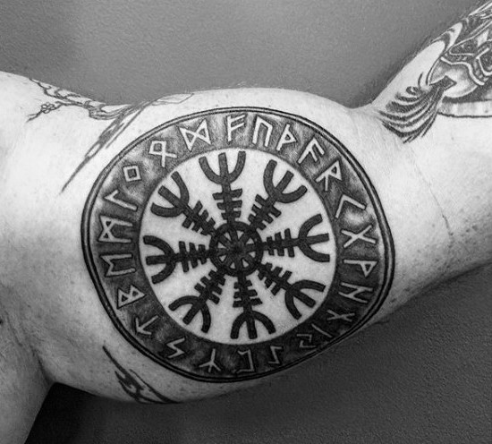 大臂圆形的黑色古老象征字符纹身图案