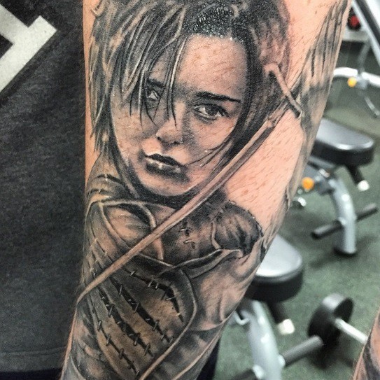 黑灰女英雄肖像个性纹身图案