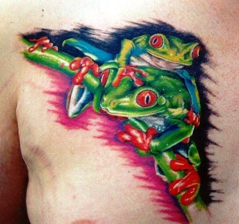 胸部逼真的树枝和红眼睛青蛙纹身图案
