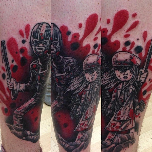 小腿彩色血腥的卡通女孩与男子面具纹身图案