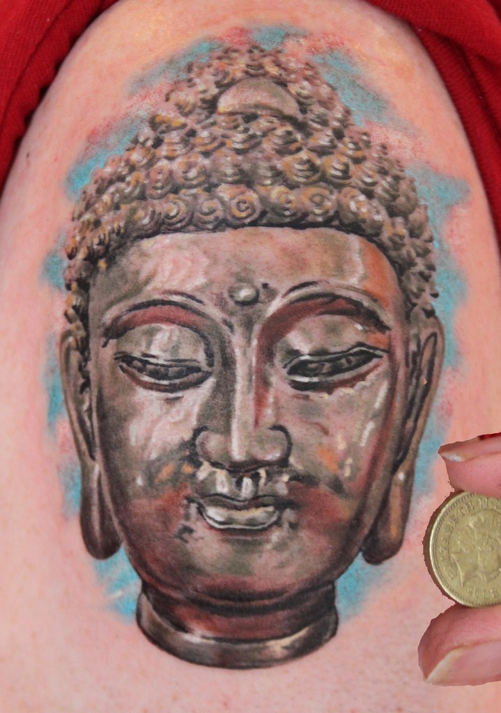 油画风格彩色佛祖肖像纹身图案