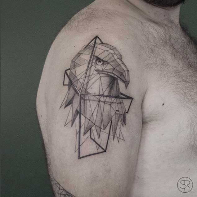 肩部几何风格黑色鹰头纹身图案