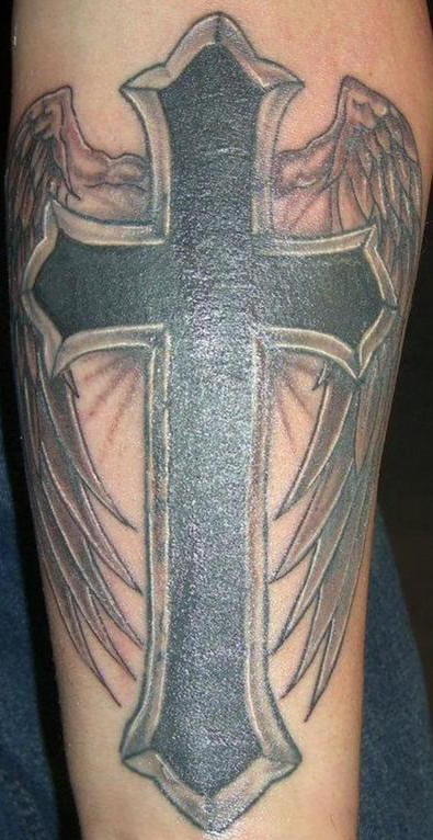 黑色翅膀和十字架纹身图案