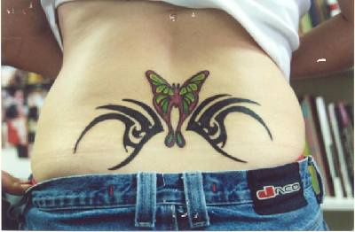 部落图腾与蝴蝶后背纹身图案