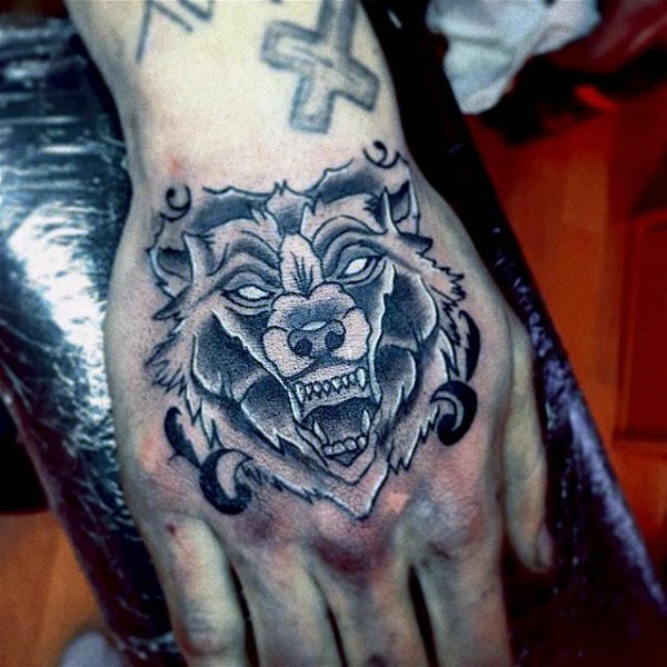 手背简单设计的黑灰邪恶怪物狼纹身图案