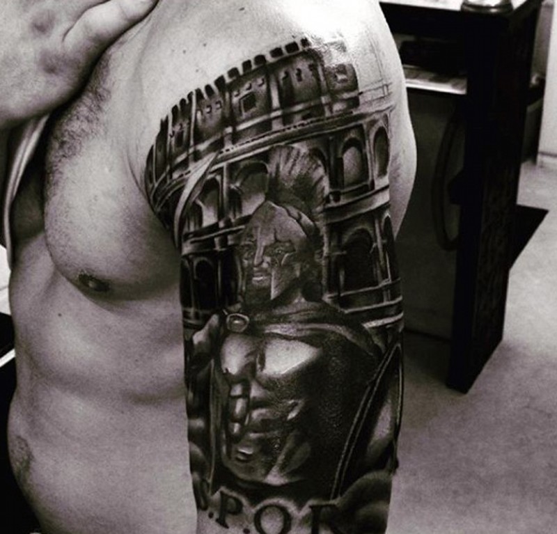 大臂黑白斯巴达战士和罗马竞技场纹身图案
