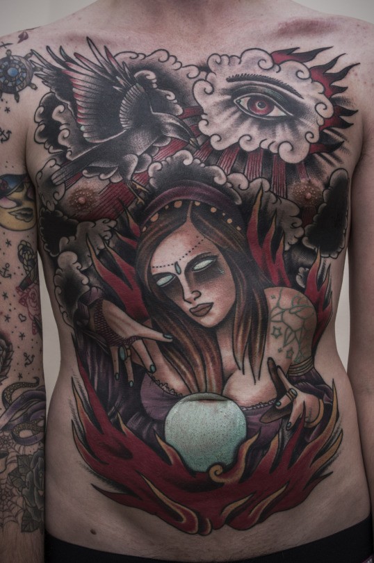 胸部old school神秘的恶魔女巫与乌鸦纹身图案