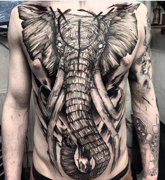 胸部黑灰神秘的大象纹身图案