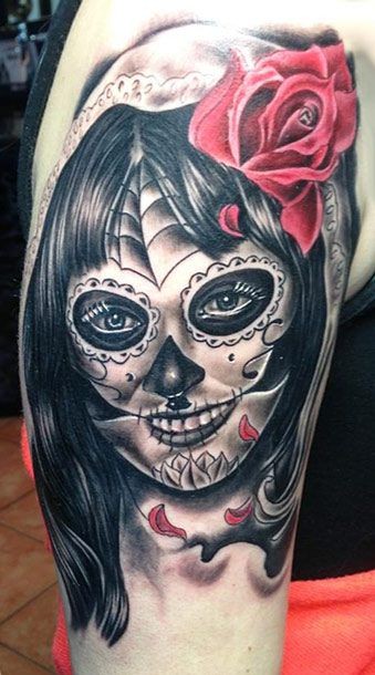 令人毛骨悚然的黑色死亡女郎红玫瑰纹身图案
