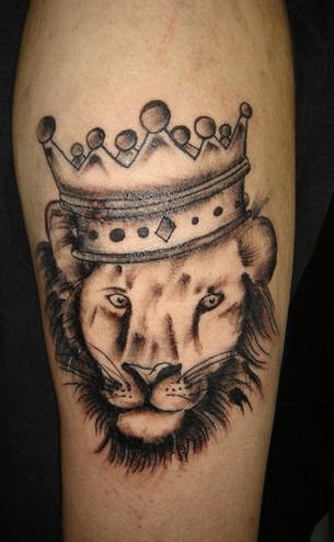 皇冠狮子头黑色纹身图案