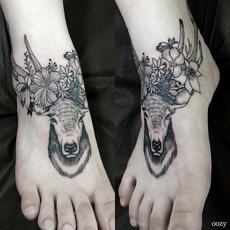 脚背小清新黑色线条鹿头与花朵纹身图案