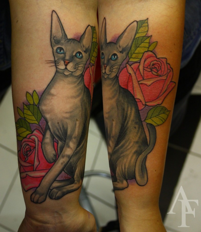 胸部玫瑰和树叶猫彩色纹身图片