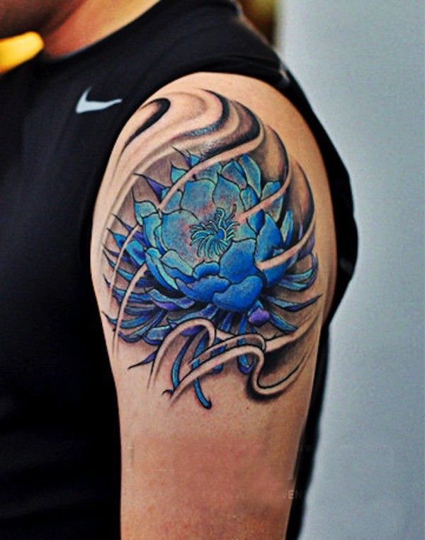 大臂蓝色花卉纹身图案