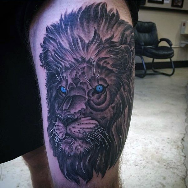 大腿蓝眼睛的狮子纹身图案
