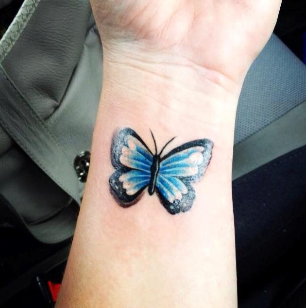 手腕蝴蝶艺术纹身图案