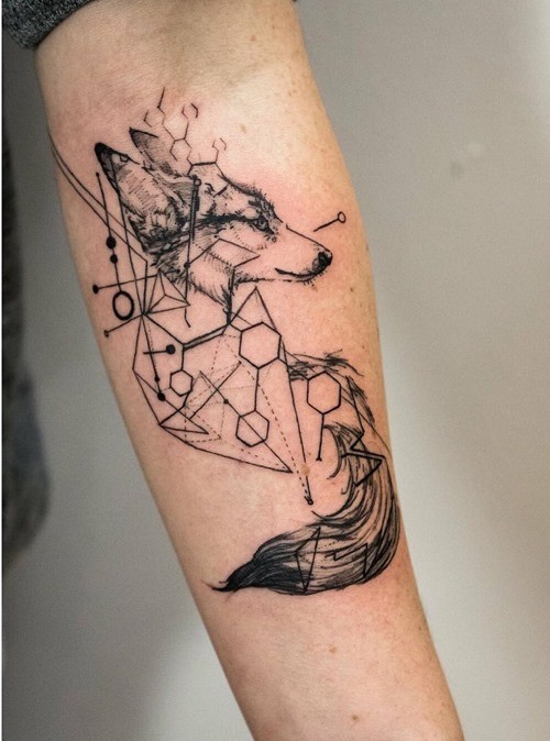 手臂黑色几何组合狐狸纹身图案
